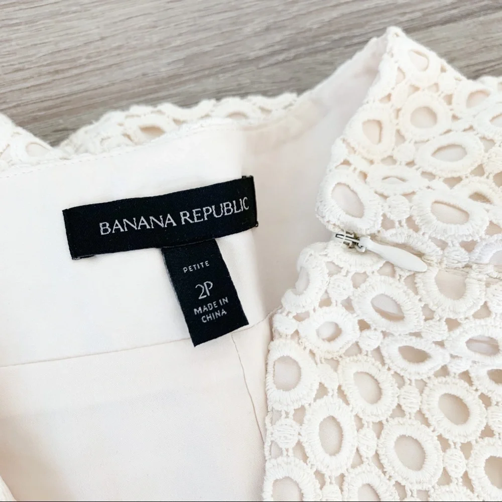 Banana Republic Cream Eyelet Lace Shorts